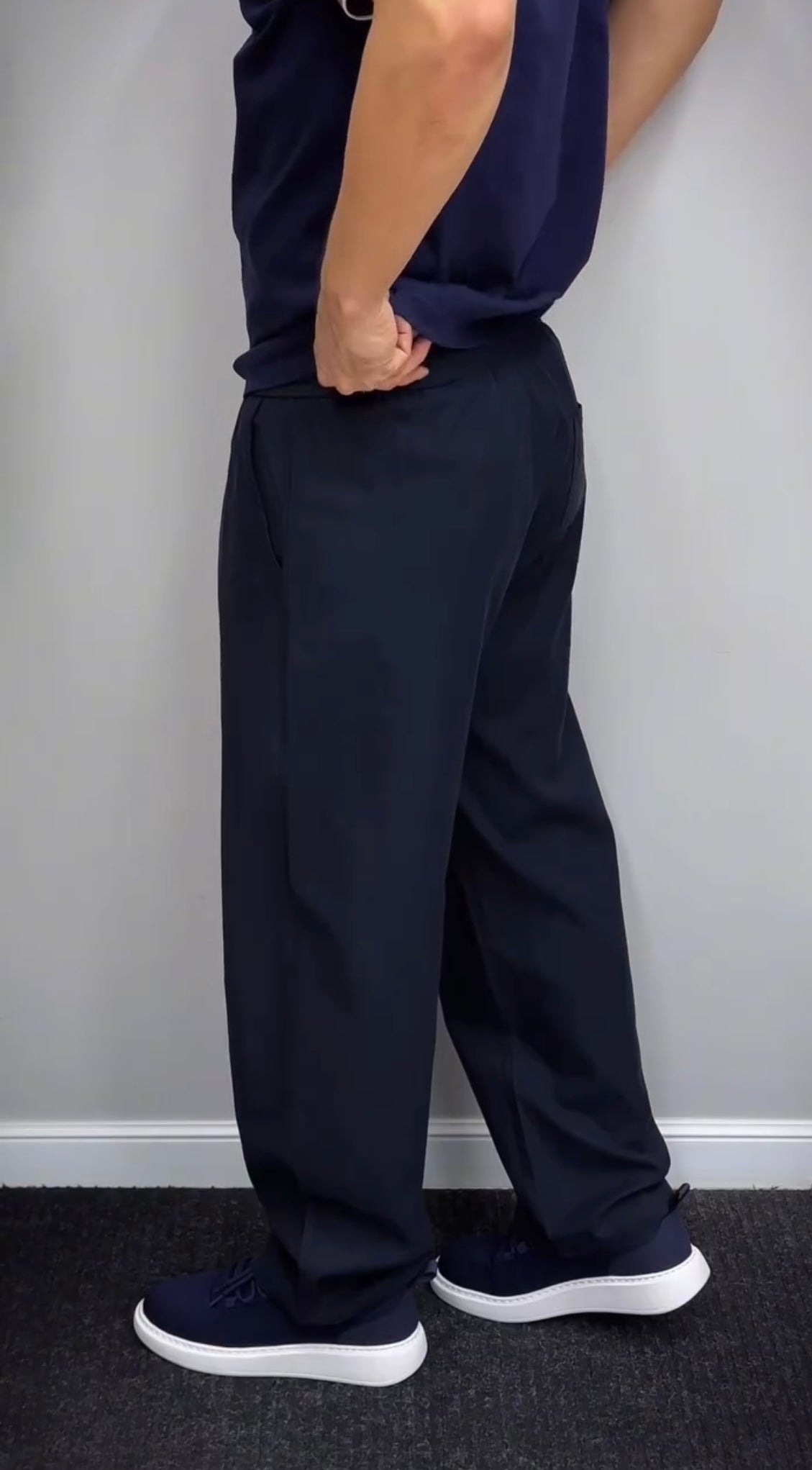 Lightweight Straight Leg Trouser